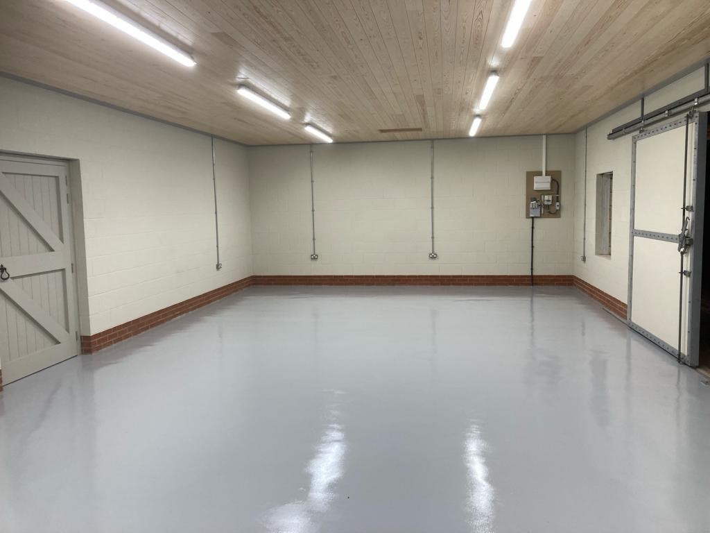 Customer garage - wall and floor paint